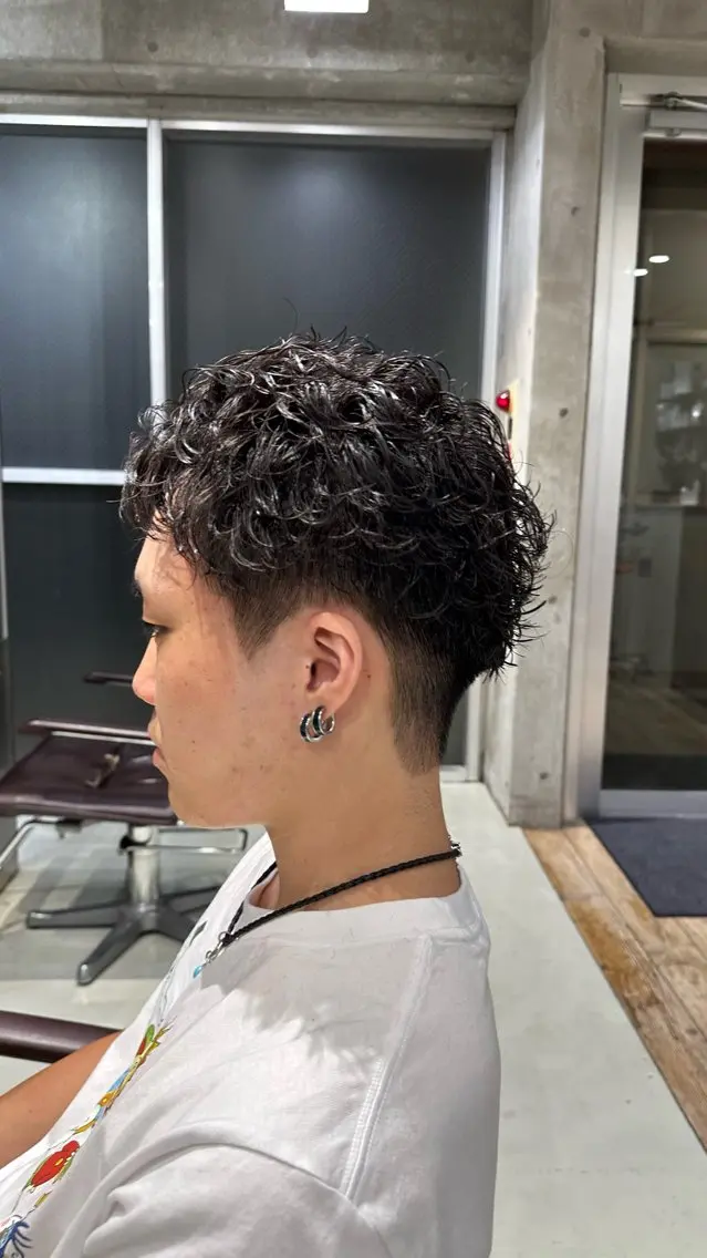 パーマ メンズ カット パーマ fifth原宿 宮部蓮のヘアスタイル