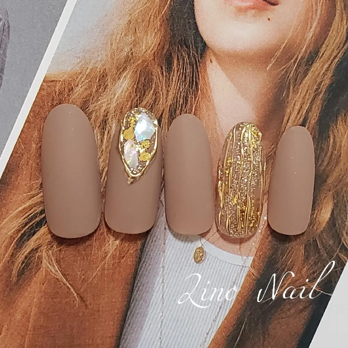 ネイル ブラウン カジュアル ジェルネイル ゴールド キラキラネイル Lino Nailのネイルデザイン