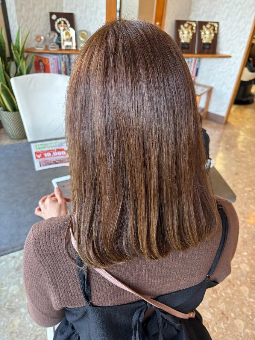 セミロング カラー カット パーマ 亀山 来未のヘアスタイル