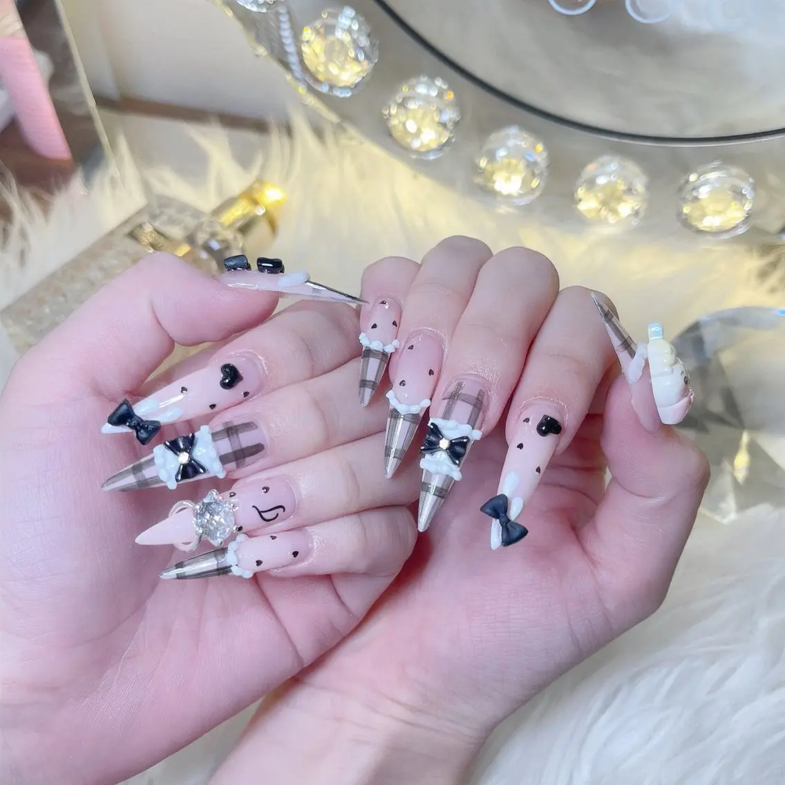 ネイル オーロラネイル 長さ出し フラッシュネイル フレンチネイル ジェルネイル ハンドネイル ハンドケア CiCi NailSalonのネイルデザイン