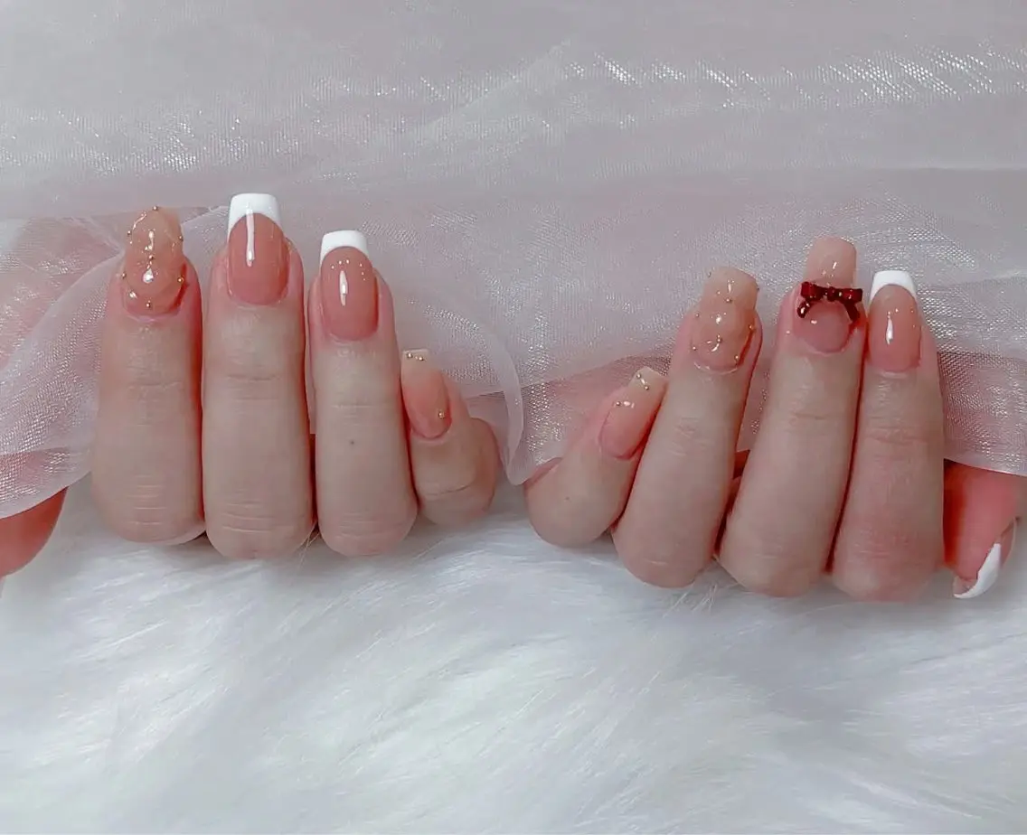 ネイル チークネイル 韓国ネイル マグネットネイル オフィスネイル リボン ハンドネイル SHE. Nail Otsukaのネイルデザイン
