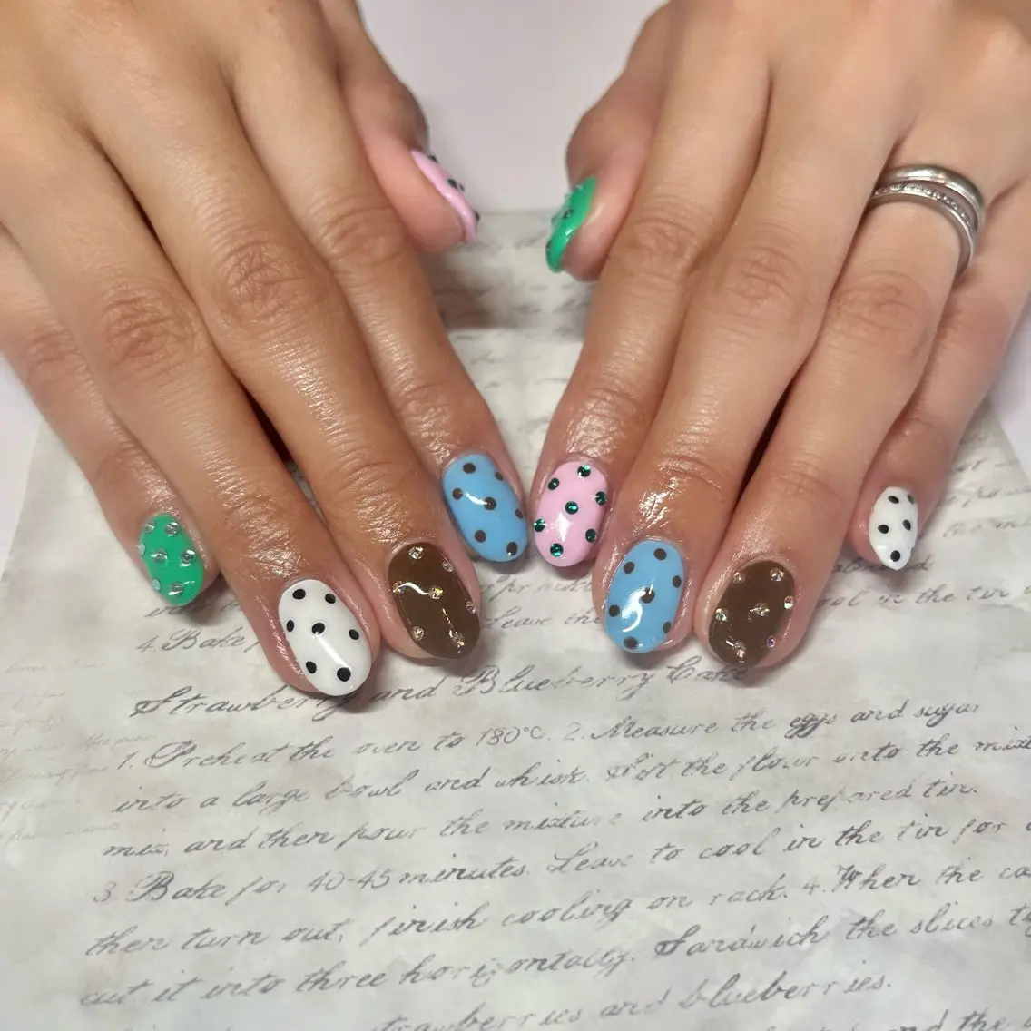 ネイル ハンドネイル li___nail 31のネイルデザイン