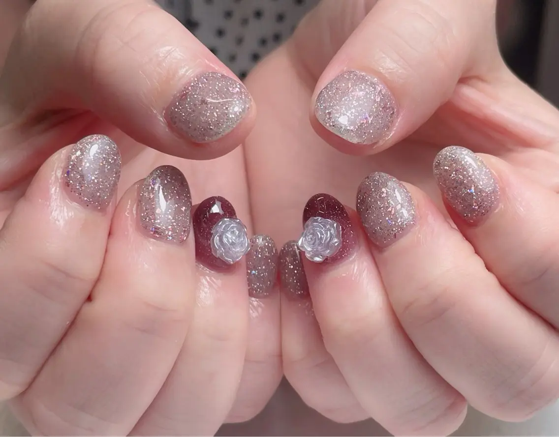 ネイル チークネイル フレンチネイル ジェルネイル ラメ(グリッター) ラメグラデーション 中野駅から2分 MEO NAILのネイルデザイン