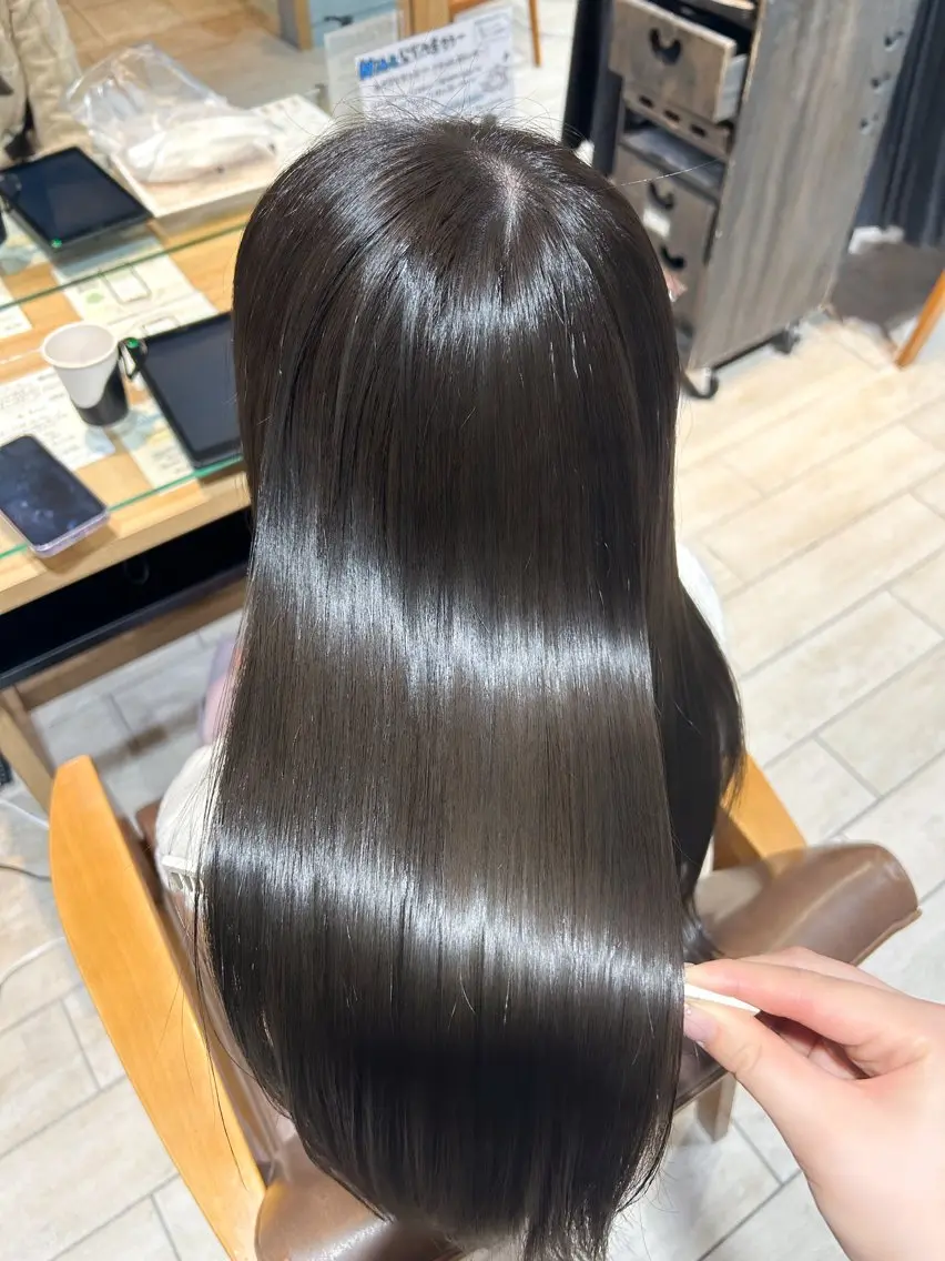 セミロング カラー Ami 🕊✨のヘアスタイル