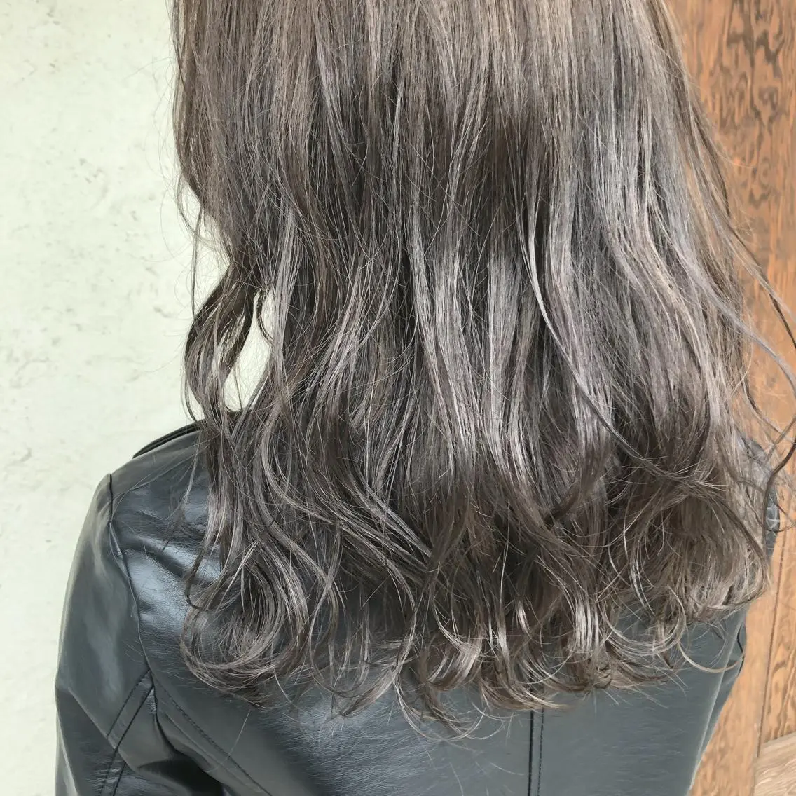 ミディアム カラー アディクシーカラー グレージュ カット ヘアカラー トリートメント ヘアセット 艶髪育成サロン 京橋　shinのヘアスタイル