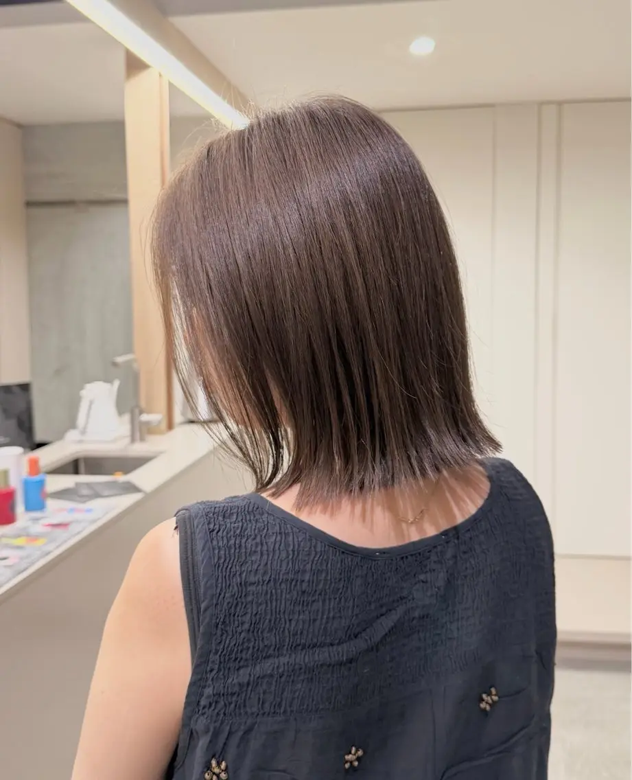 カラー アッシュ アッシュグレー 透明感カラー ヘアカラー qiyu梶井 希心のヘアスタイル