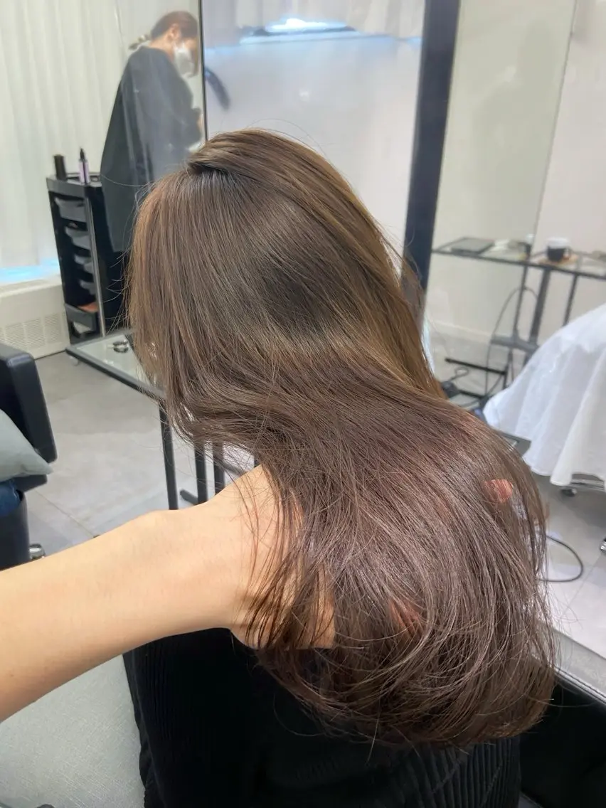 セミロング カラー 最高峰髪質改善💎 レイヤーカットのヘアスタイル