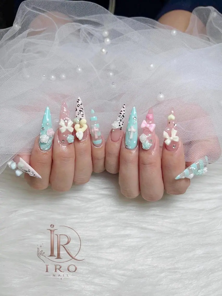 ネイル チークネイル フレンチネイル グラデーション 韓国ネイル マグネットネイル IRO NAIL MiAのネイルデザイン