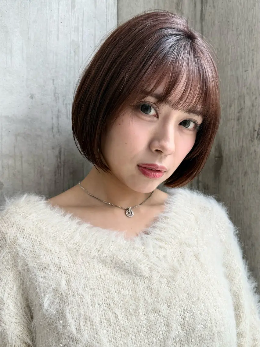ショート 切りっぱなしボブ ボブレイヤー ボブ くびれヘア 顔まわりレイヤー カット ヘアカラー トリートメント SAKURA omotesandoのヘアスタイル