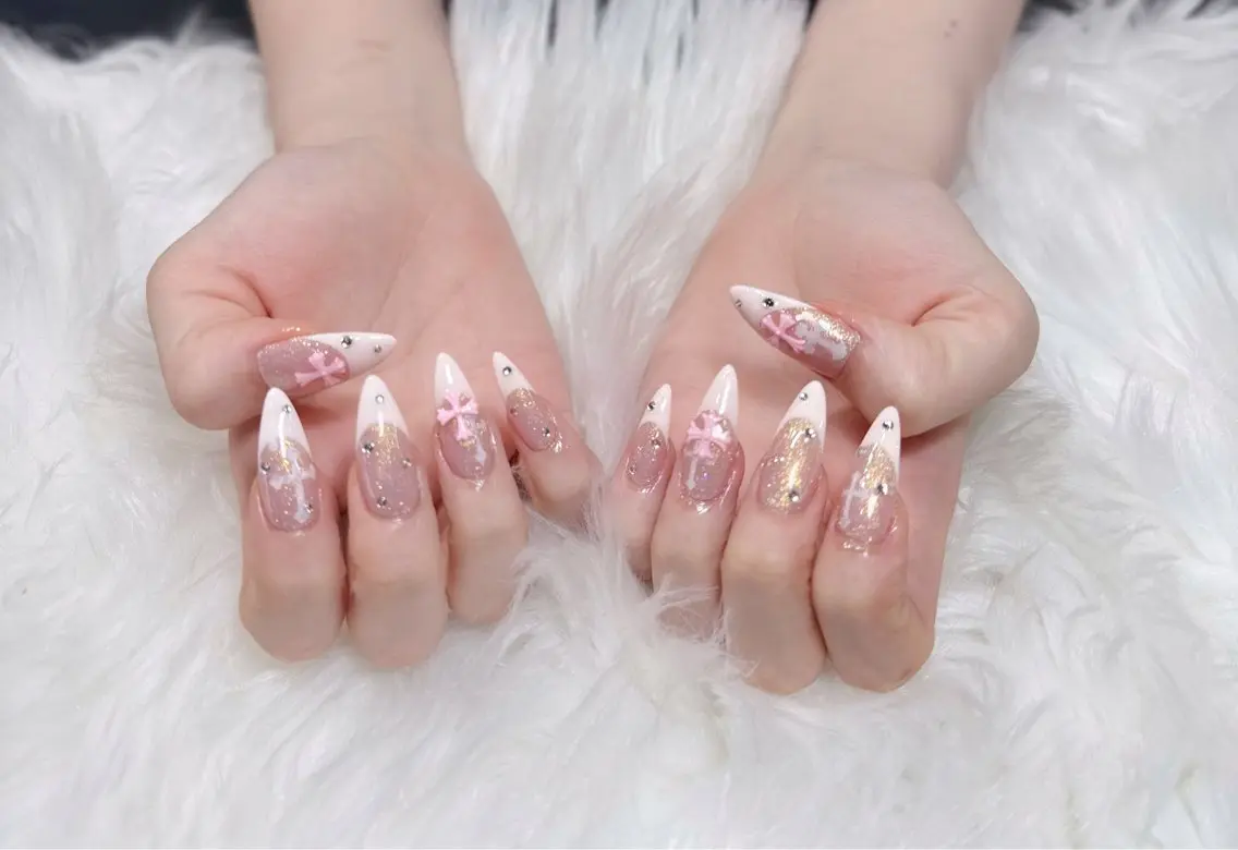 ネイル オーロラネイル チークネイル フットネイル フレンチネイル ジェルネイル ハンドネイル Nichi Nailsのネイルデザイン