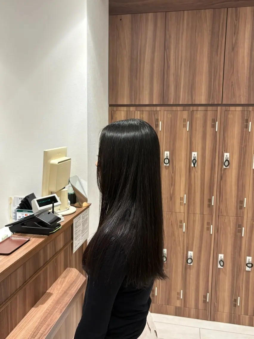 ロング 縮毛矯正 小村 侑生のヘアスタイル