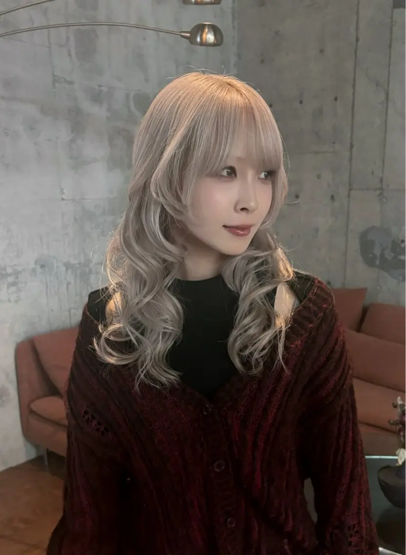 ロング カラー ブリーチ ヘアカラー 【sica】 チナのヘアスタイル