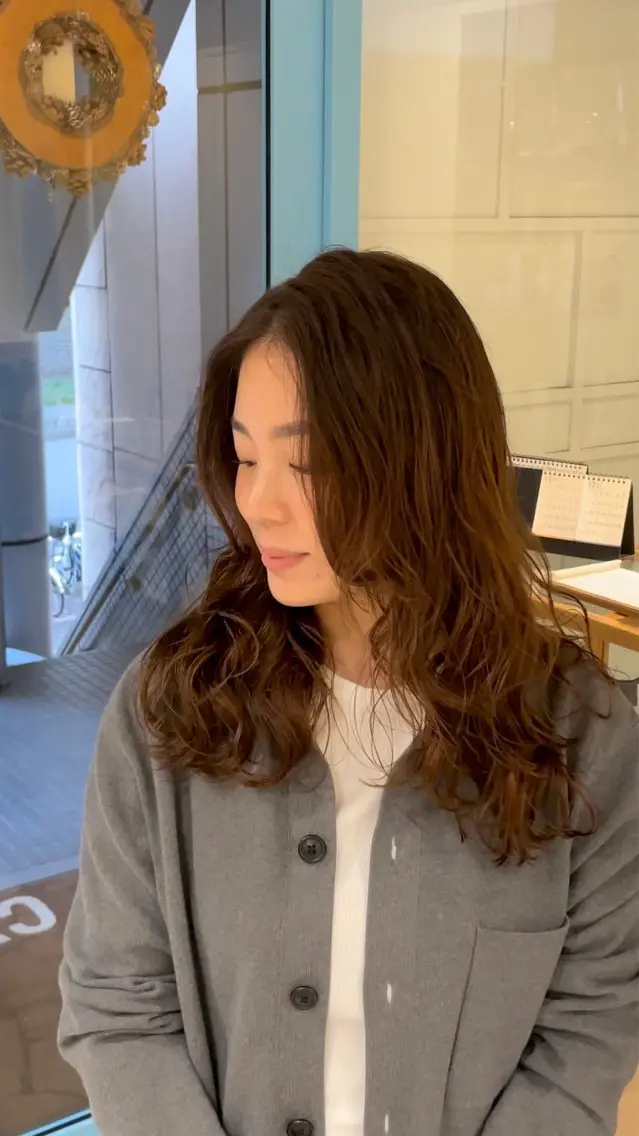 ミディアム カラー パーマ カット パーマ トリートメント 大石 陽菜のヘアスタイル