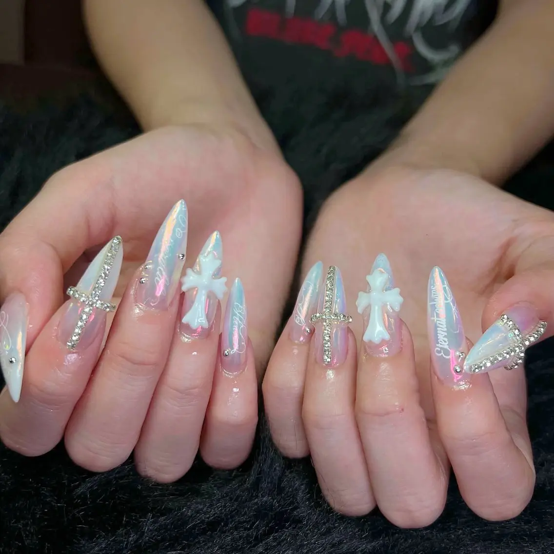 ネイル オーロラネイル 長さ出し フラッシュネイル フレンチネイル ジェルネイル ハンドネイル Amee Nail Salonのネイルデザイン