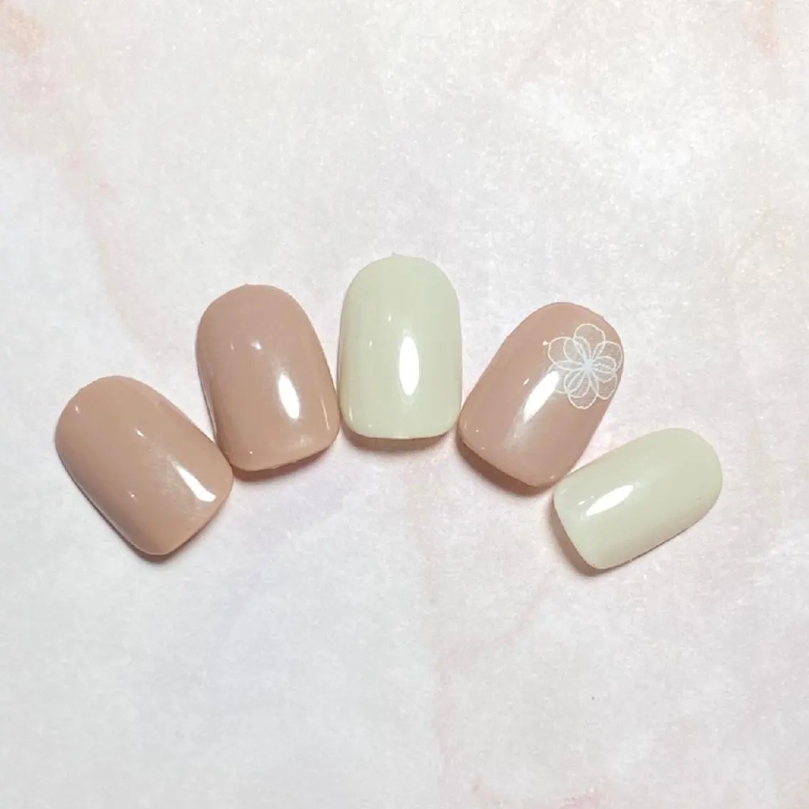 ネイル アートネイル ワンカラーネイル ハンドネイル Nail&eye Belire 新宿のネイルデザイン
