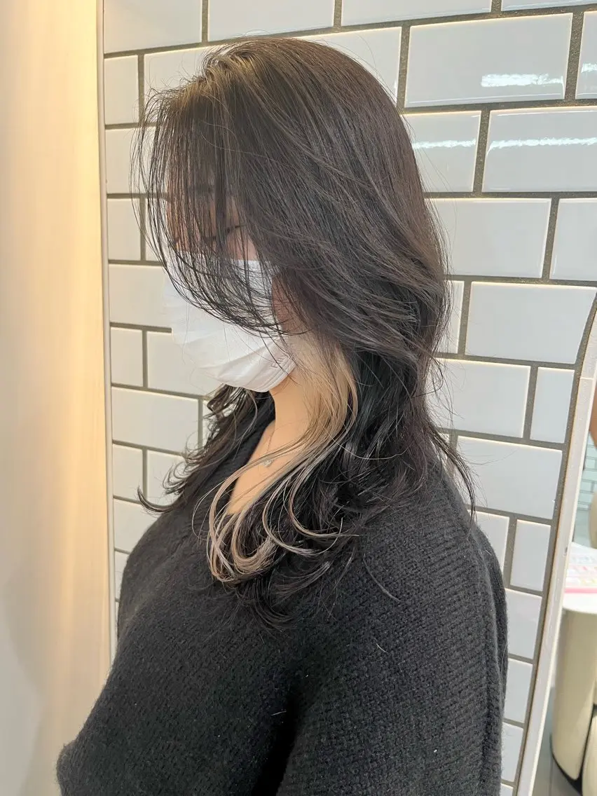 セミロング 韓国風ヘア レイヤーカット 岩瀬 翔太のヘアスタイル