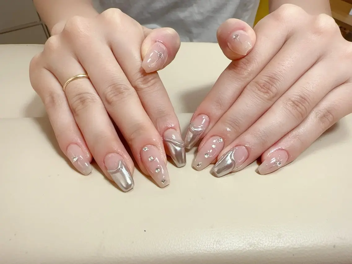 ネイル ハンドネイル NAIL CIRCLESのネイルデザイン