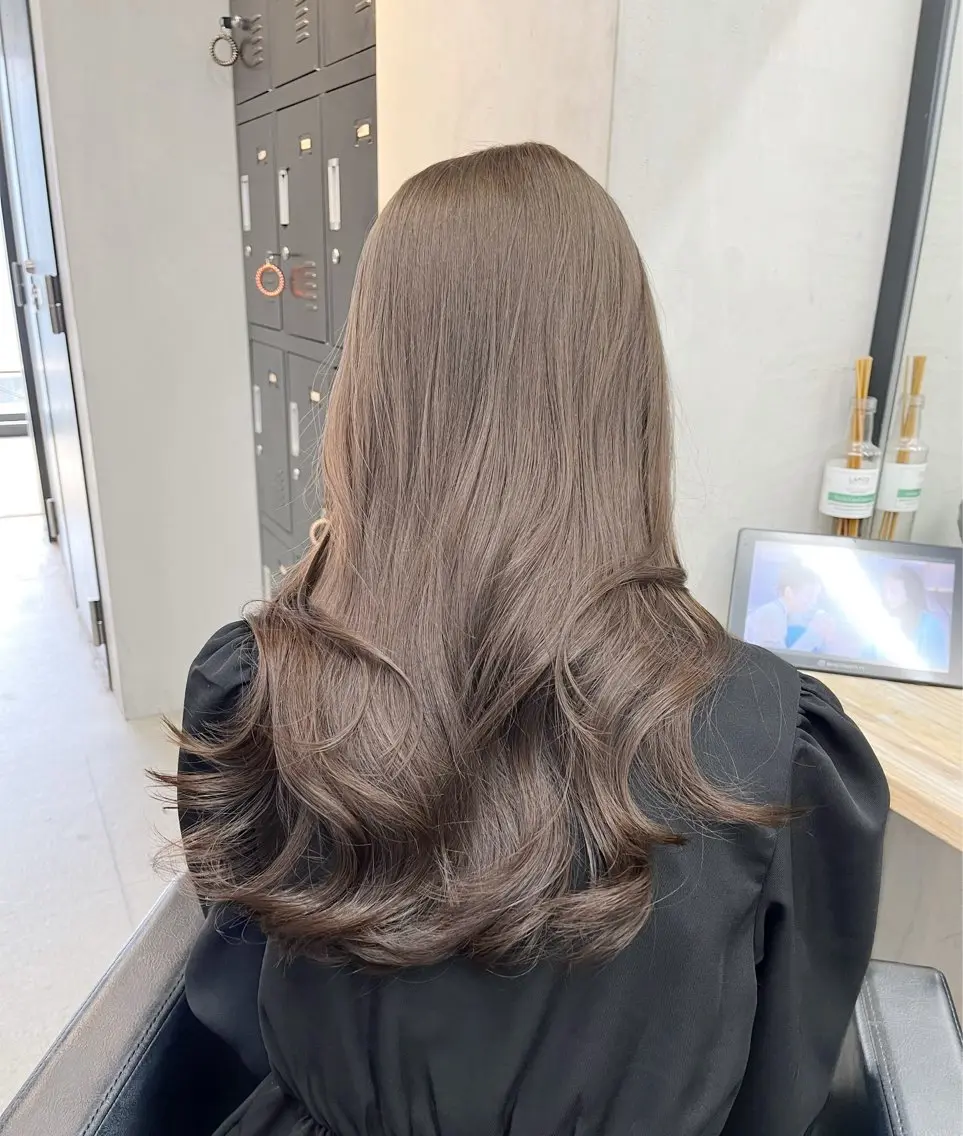 セミロング カラー ブラウンカラー 透明感カラー ミルクティーブラウン カット ヘアカラー トリートメント 韓国ヘア🫧 KAZUTOのヘアスタイル