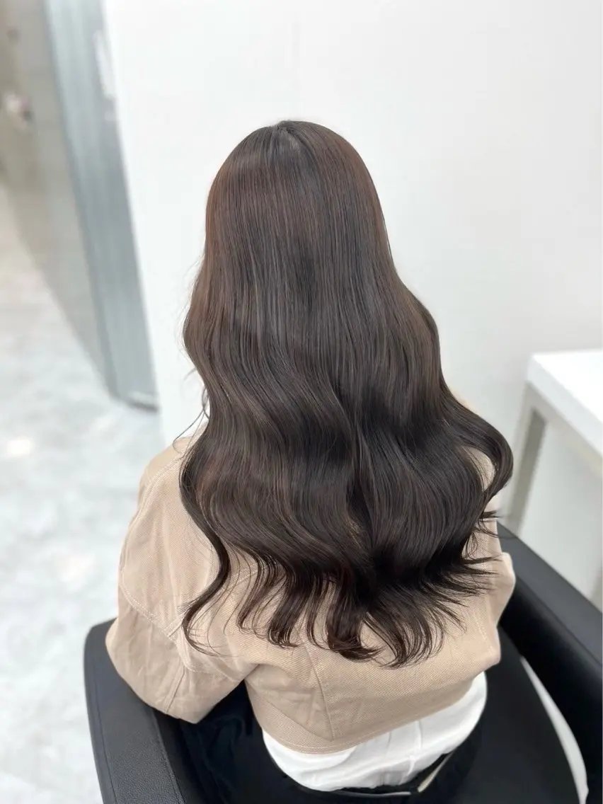 ロング カラー 透明感カラー グレージュ 韓国風グレージュ 🤍たくみ🤍のヘアスタイル