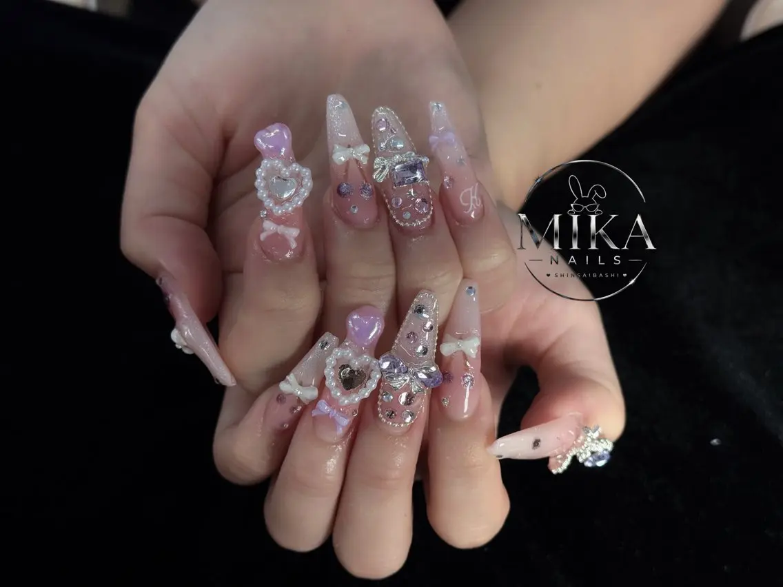 ネイル ガーリー キラキラネイル 韓国ネイル ロングネイル シンプルネイル ハンドネイル 🦊Genie🦊 Mika Nailsのネイルデザイン