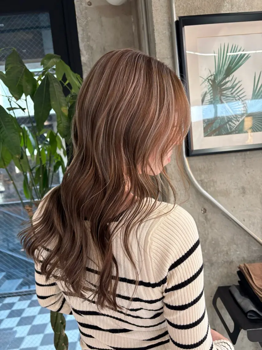 ロング カラー ヘアカラー KAEDE🌺Wカ ラー/ホワイトカラーのヘアスタイル