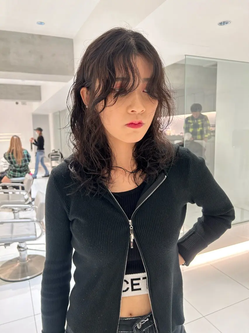 セミロング カラー セミロングパーマ レイヤーカット 海外レイヤー /NAGISAのヘアスタイル