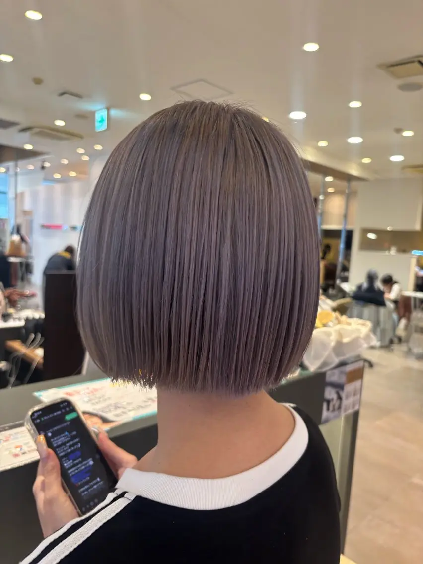 ミディアム カット ヘアカラー 岩岡 つなみのヘアスタイル