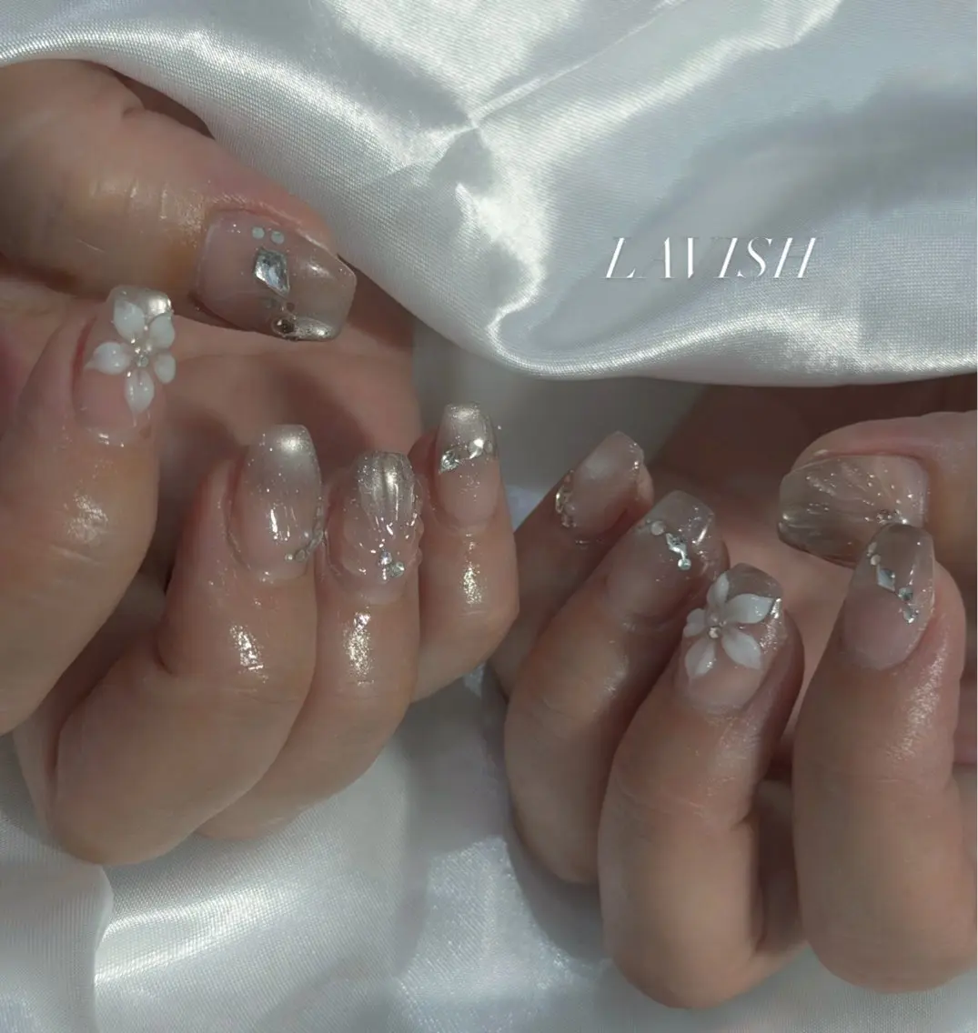 ネイル ハンドネイル フットネイル LAVISH nanamiのネイルデザイン