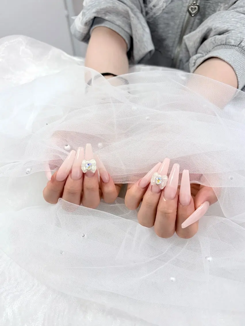ネイル ハンドネイル akari🎀 京橋 ARRINEのネイルデザイン