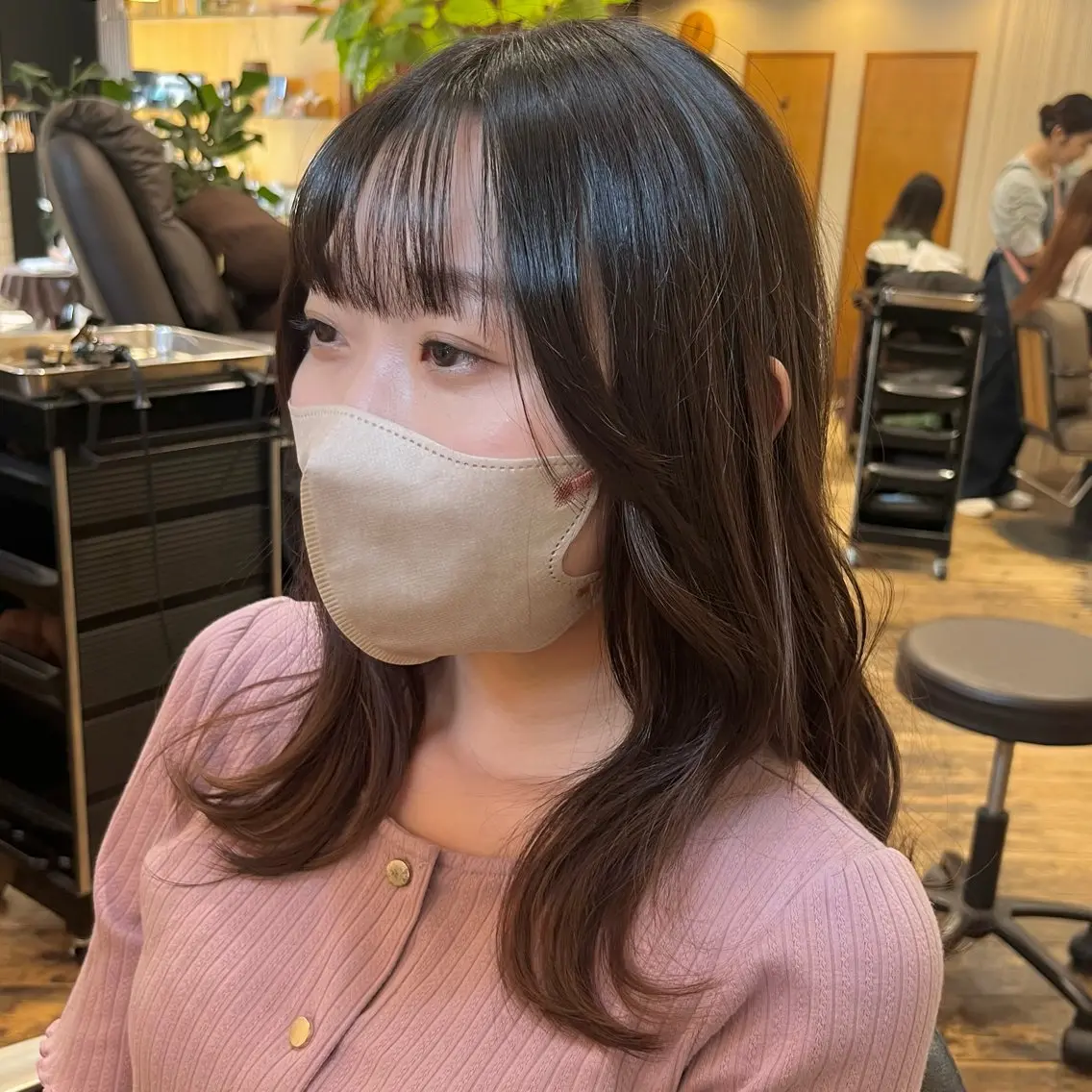 セミロング くびれヘア 顔周りカット kurel_ komakiのヘアスタイル