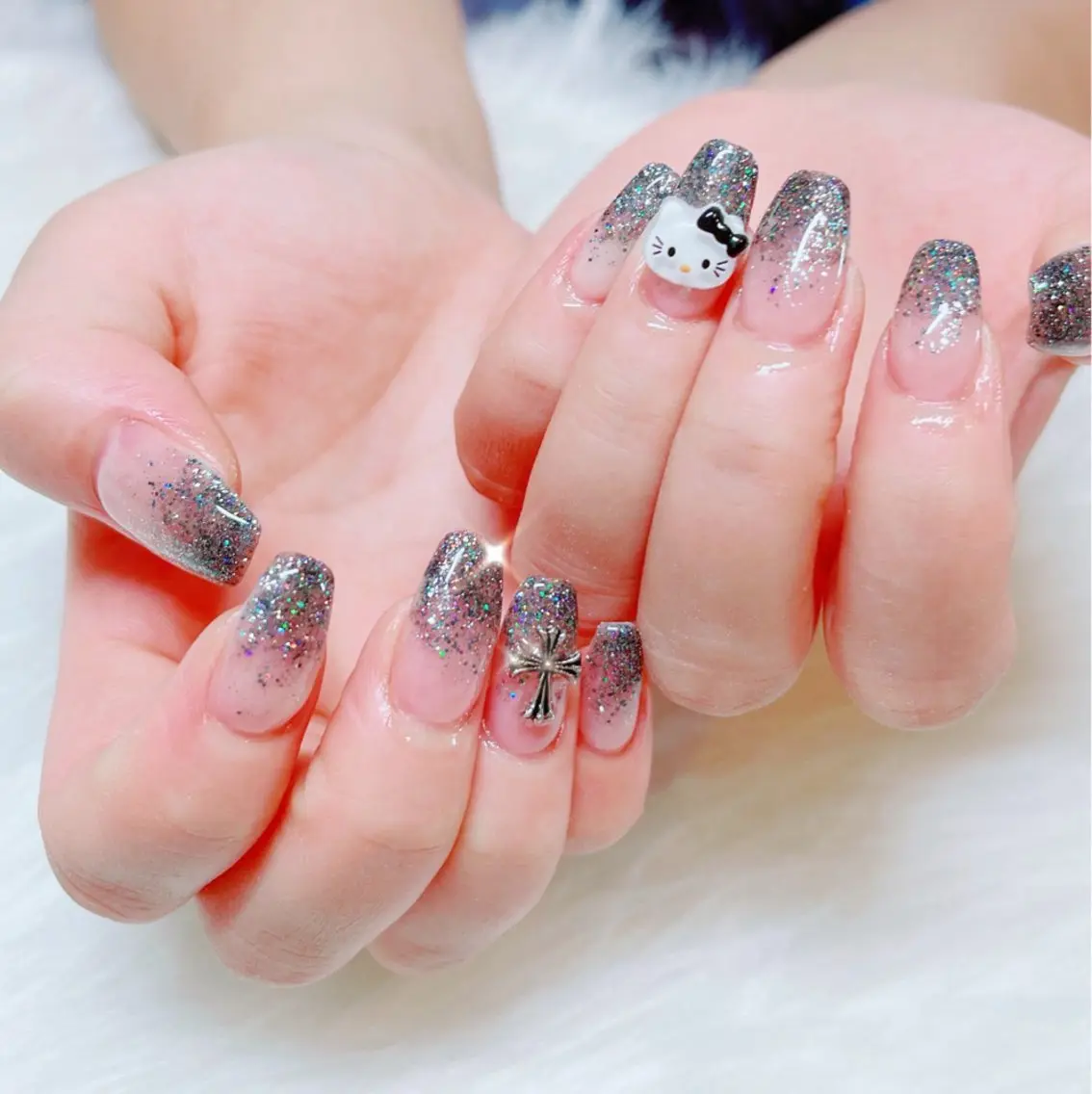 【ハンド】🌸フラッシュグラデーシ5150￥🌸ソフトジェルオフ無料､新規予約➖300円の写真