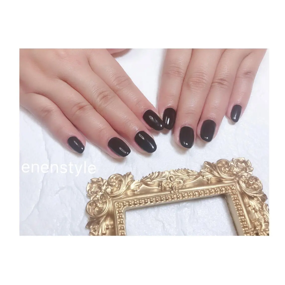 ショート ネイル ブラウン ジェルネイル ニュアンスネイル オフィスネイル シンプルネイル 🐾enen style 🐾のネイルデザイン