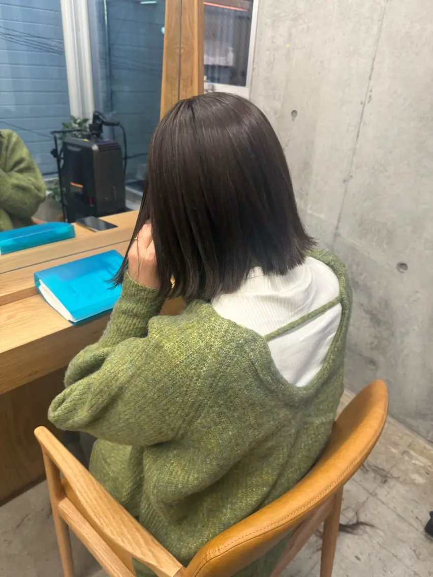 ミディアム カラー ミディアムレイヤー アッシュ ベージュカラー ブリーチ 透明感カラー カット ヘアカラー トリートメント 誰より丁寧なカット/ 小林輝/レイヤーのヘアスタイル