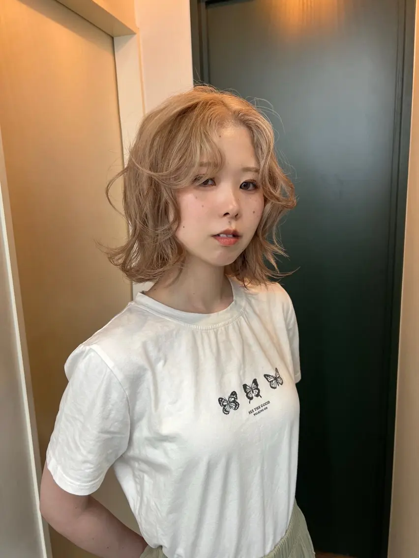 ミディアム カラー カット ヘアカラー ハイトーンカラー/ さらさのヘアスタイル