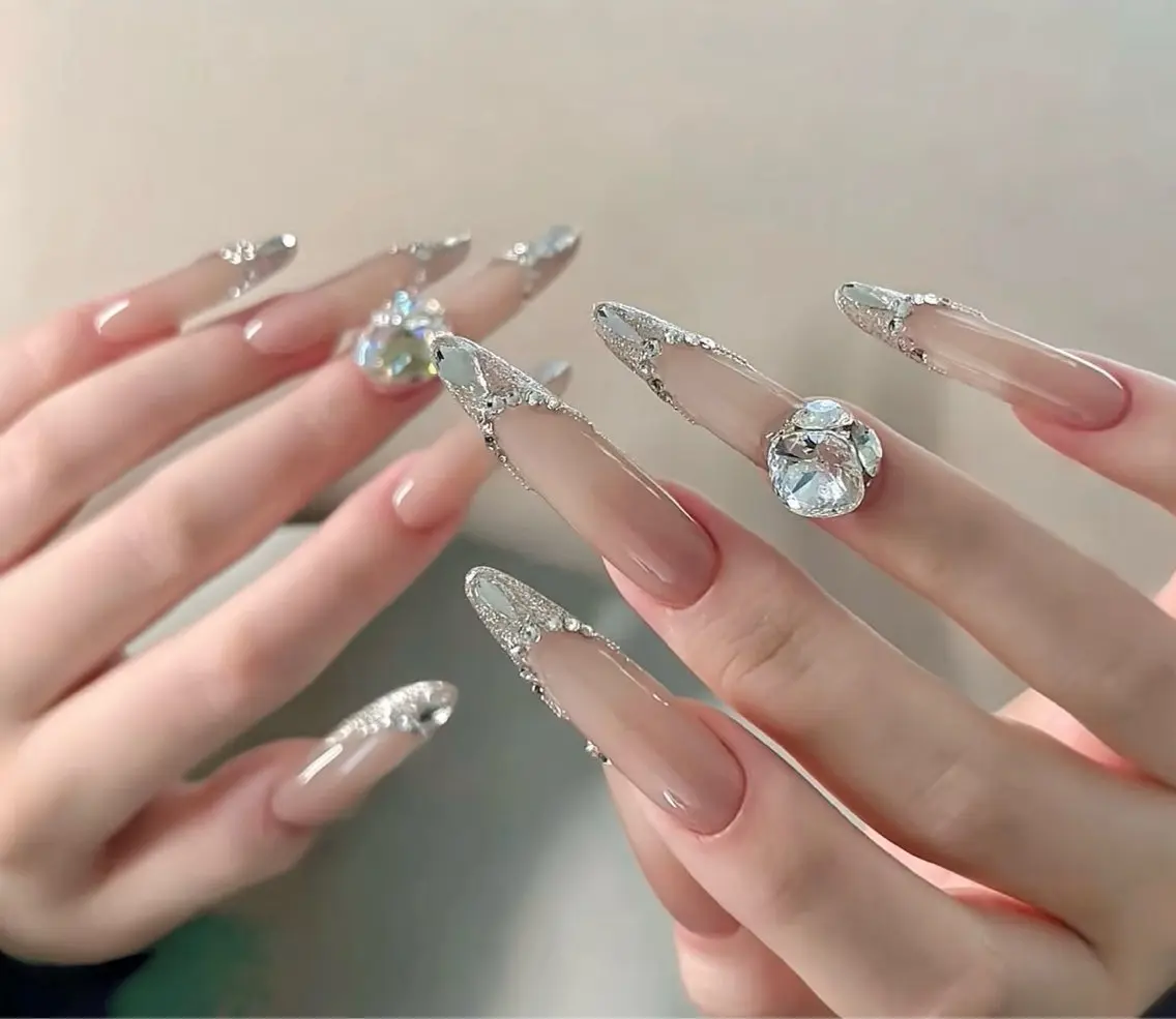 ネイル フレンチネイル ラメ(グリッター) ラメグラデーション マグネットネイル 持ち込み ハンドネイル Unicorn Nail原宿表参道のネイルデザイン