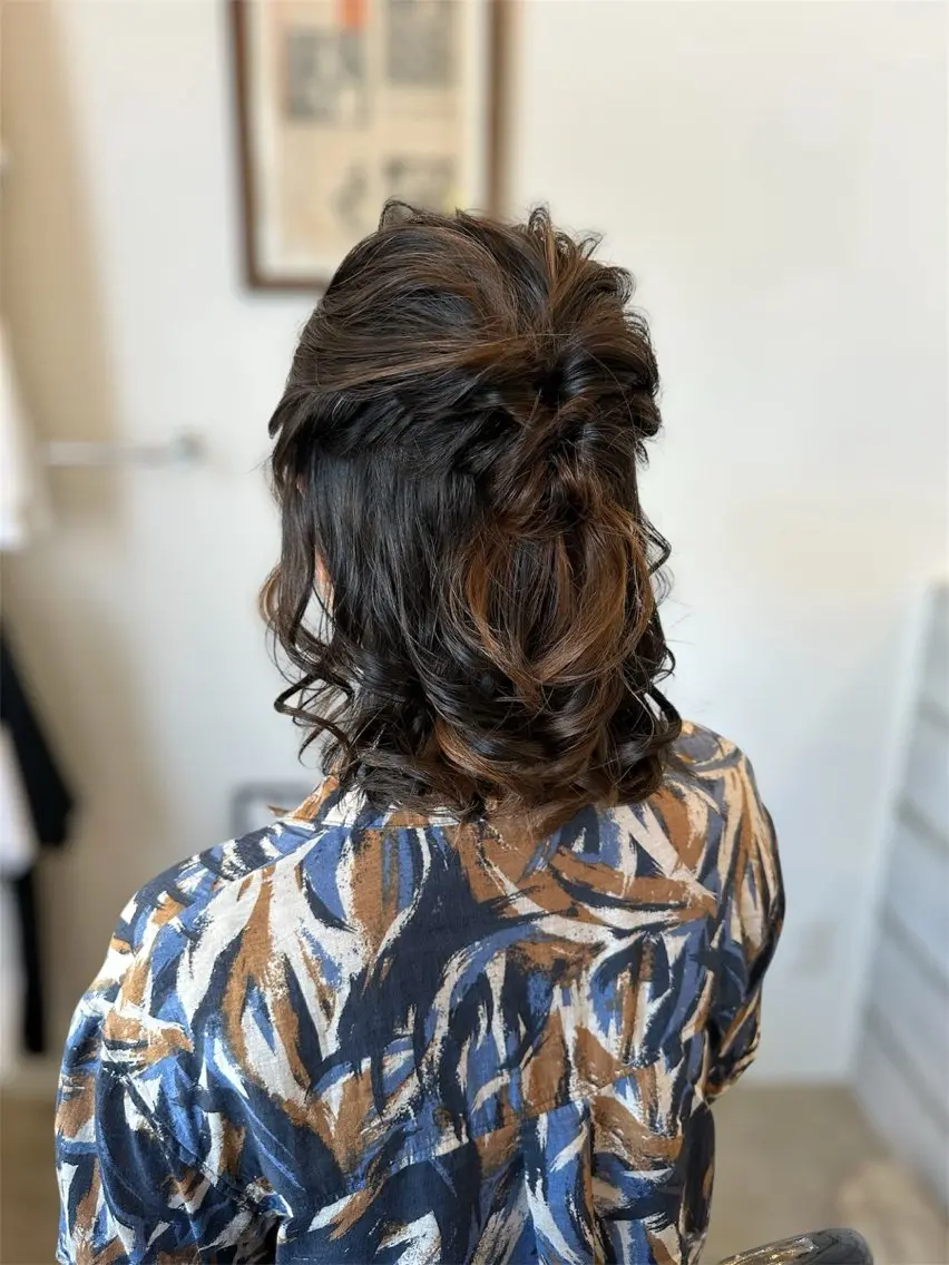 ミディアム ヘアアレンジ ハーフアップ 岩村 夏姫のヘアスタイル