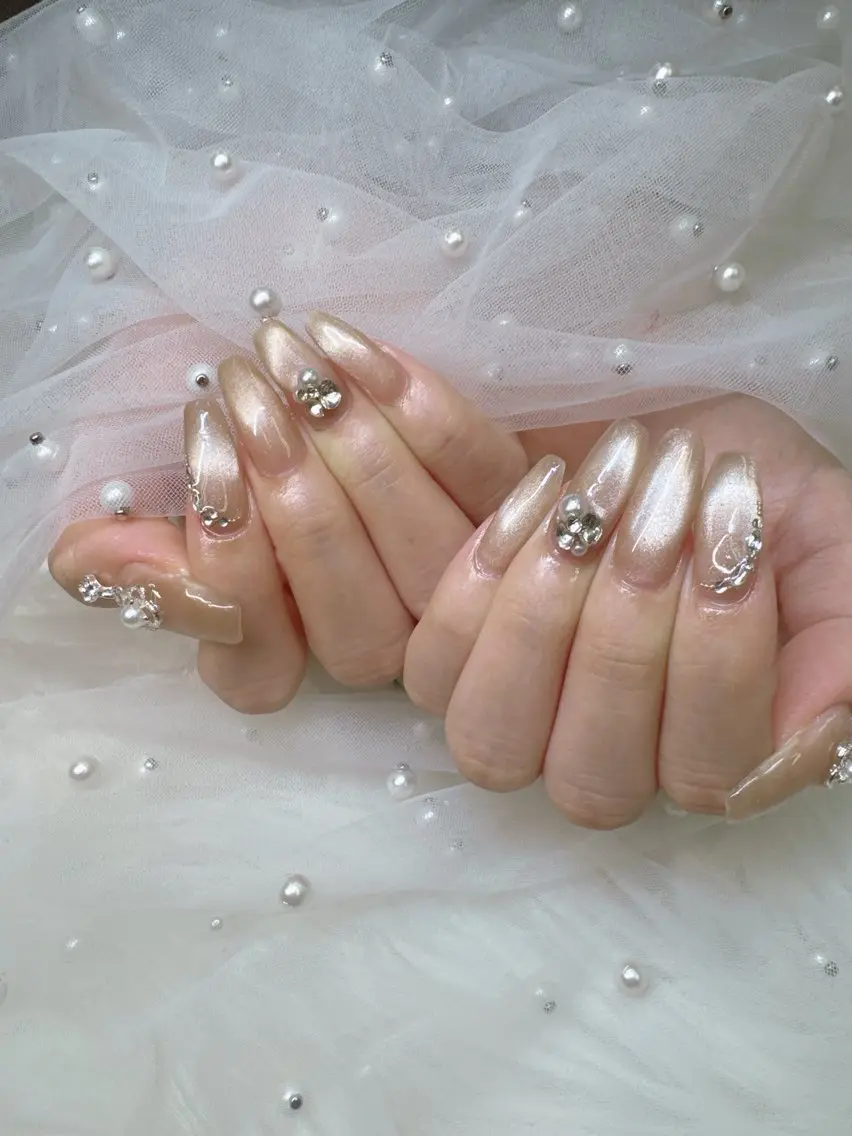 ネイル フレンチネイル キラキラネイル 韓国ネイル 持ち込み 春ネイル ハンドネイル Queeens nailのネイルデザイン