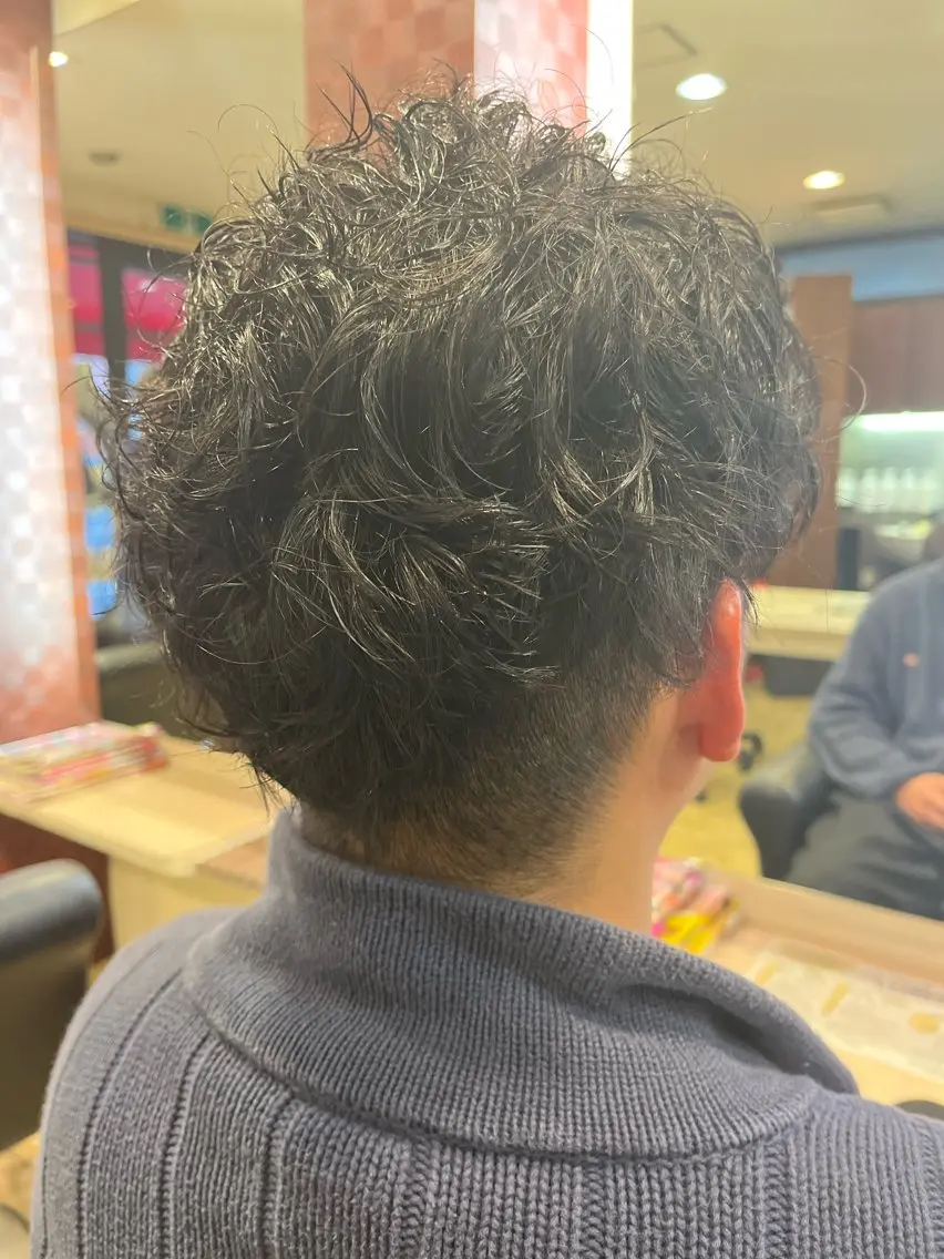パーマ メンズ メンズパーマ ツーブロック スパイラルパーマ 織田 英之のヘアスタイル