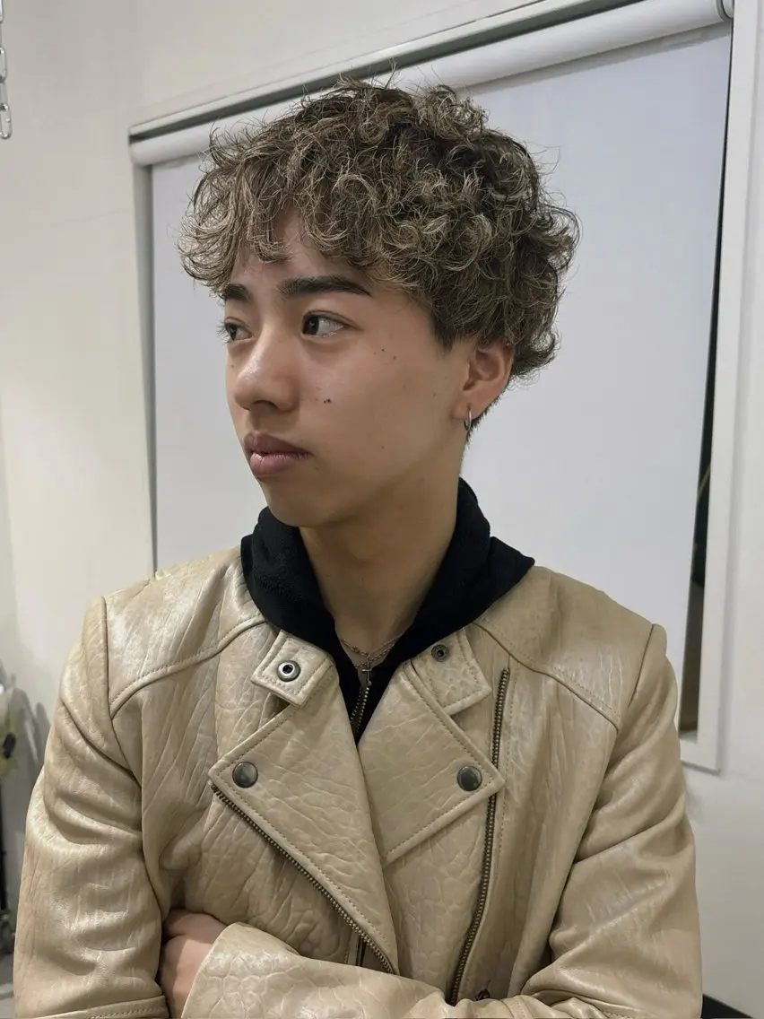 【メンズアイブロウ】パーマ+ワックス脱毛💈眉毛のお悩みを解消!毛流れも整えますの写真
