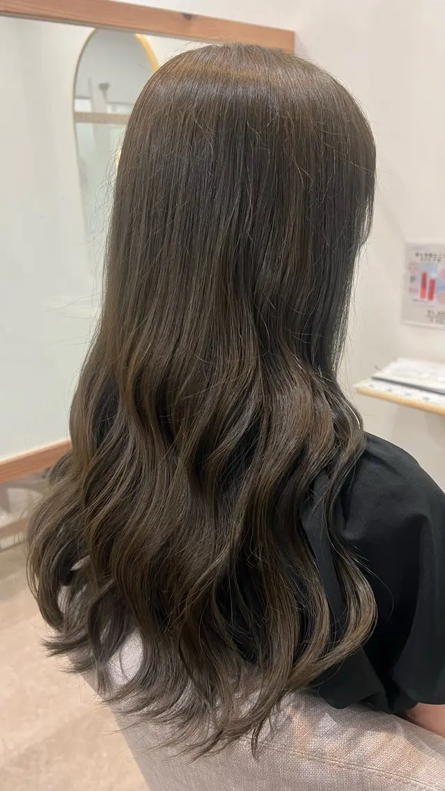 ロング カラー ブリーチ ブラウンカラー ダブルカラー ブリーチなしカラー オリーブブラウン オハナ hanabi💫のヘアスタイル