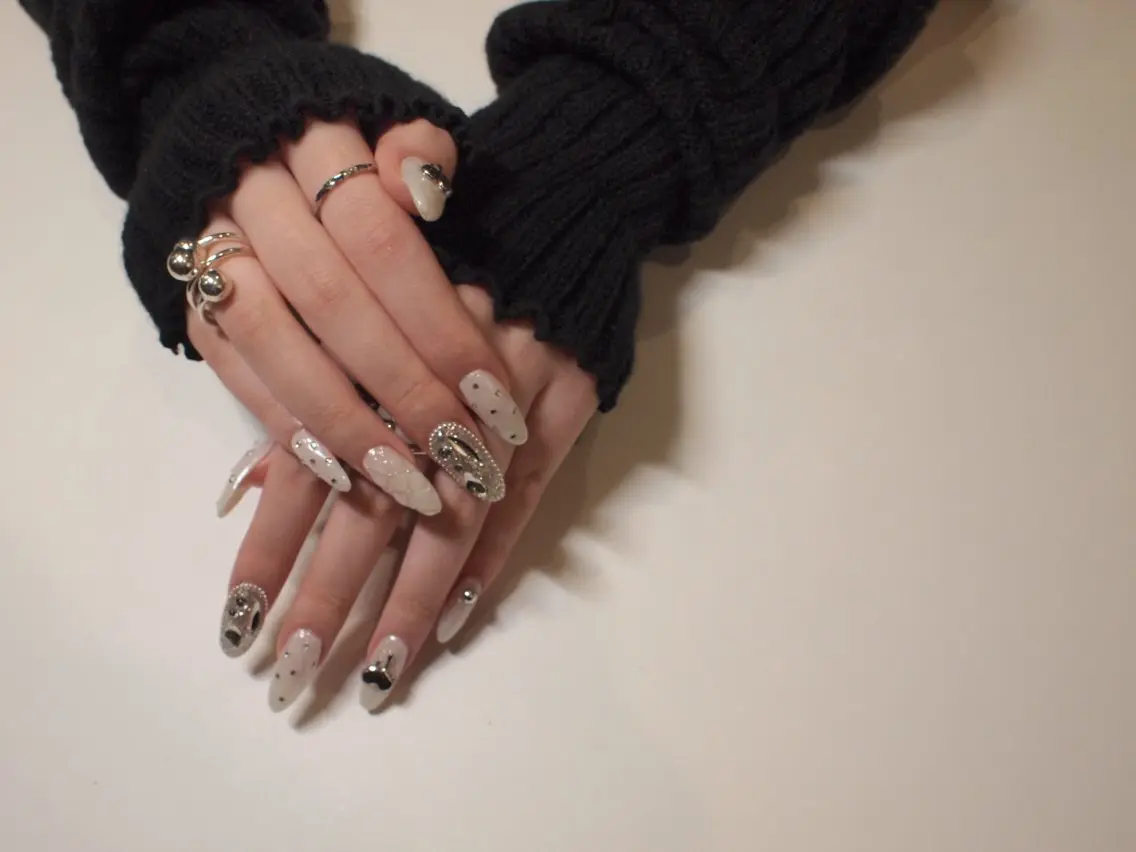 ネイル 持ち込み シルバー 【ORGAN】 nailのネイルデザイン
