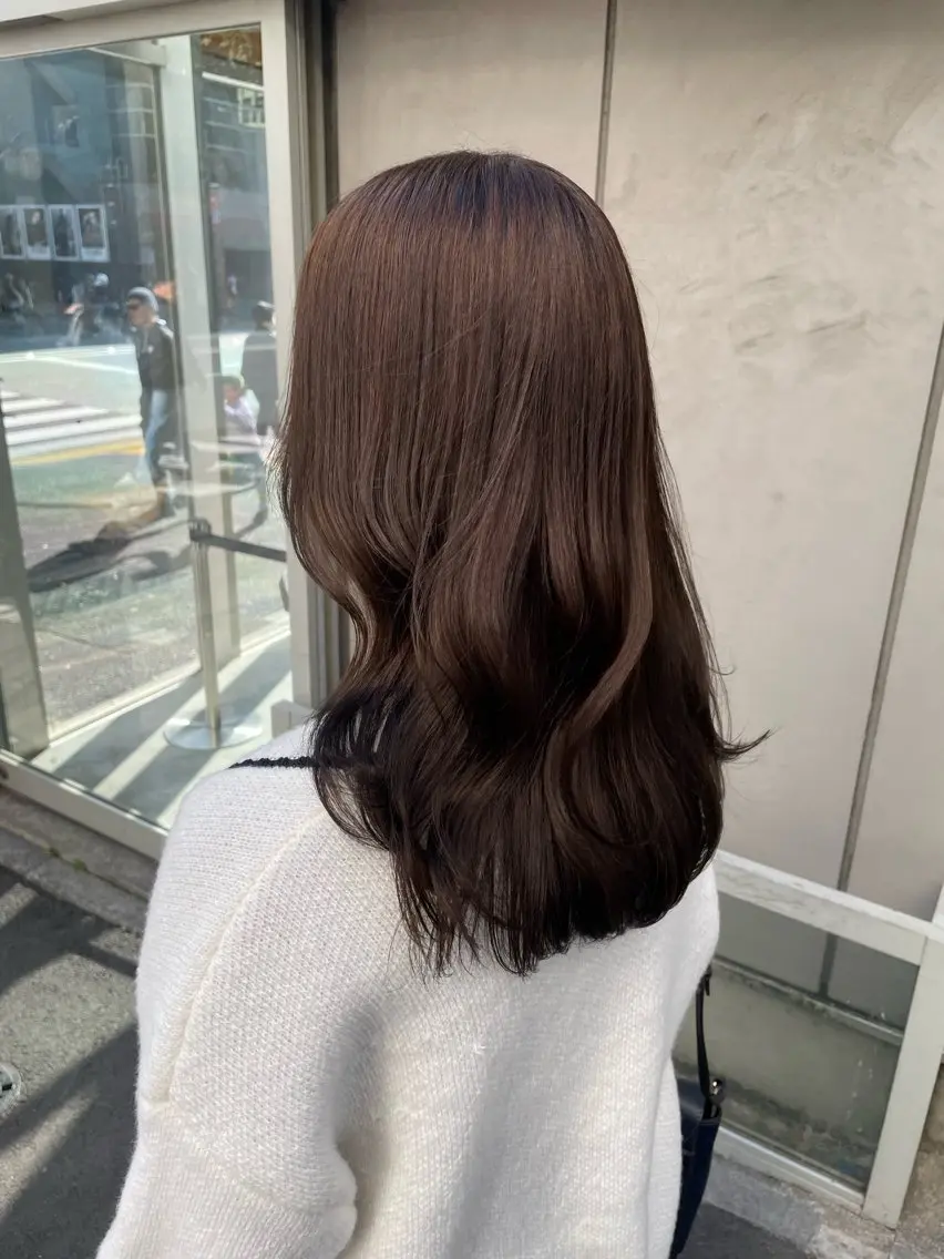 セミロング カラー ヘアカラー トリートメント ヘッドスパ ヘアセット 大人っぽ♡上品な暖色 ♡ブリーチなし♡のヘアスタイル