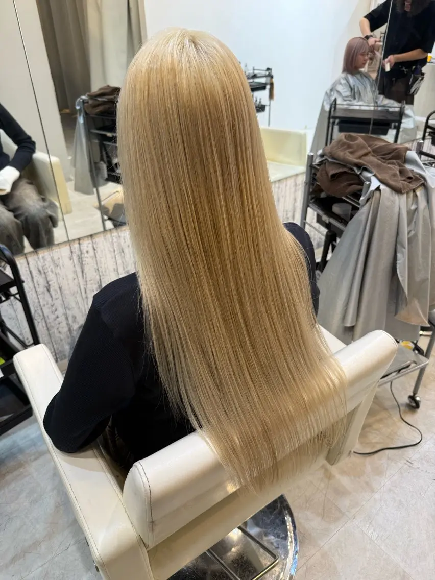 ロング カラー ブリーチ ブロンド ケアブリーチ ハイトーンカラー ヘアカラー レディースモデル募集 角快利のヘアスタイル