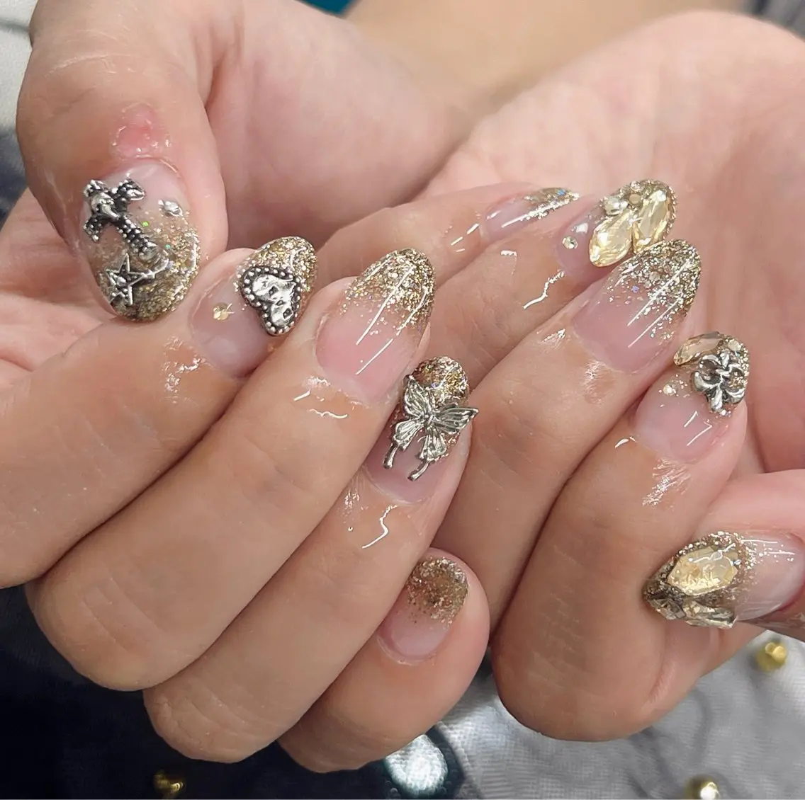 ネイル グラデーション ラメ(グリッター) ラメグラデーション ハンドネイル bijou nails　蓮のネイルデザイン