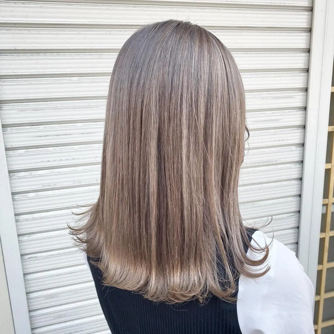 セミロング カラー ブリーチ カット ヘアカラー トリートメント 枚方 tomee 🦋南部 しほ🦋のヘアスタイル