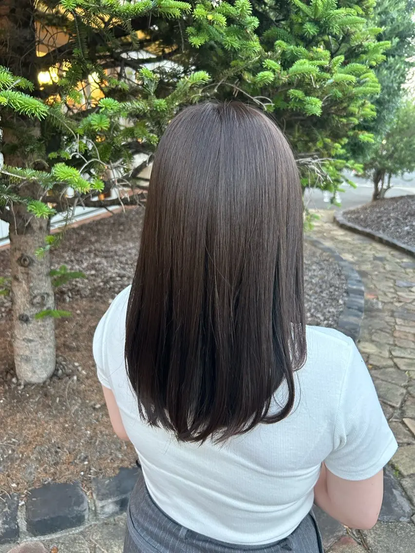 セミロング アッシュ アッシュグレー ヘアカラー ヘアルームflat・ Rena🌼ྀིのヘアスタイル