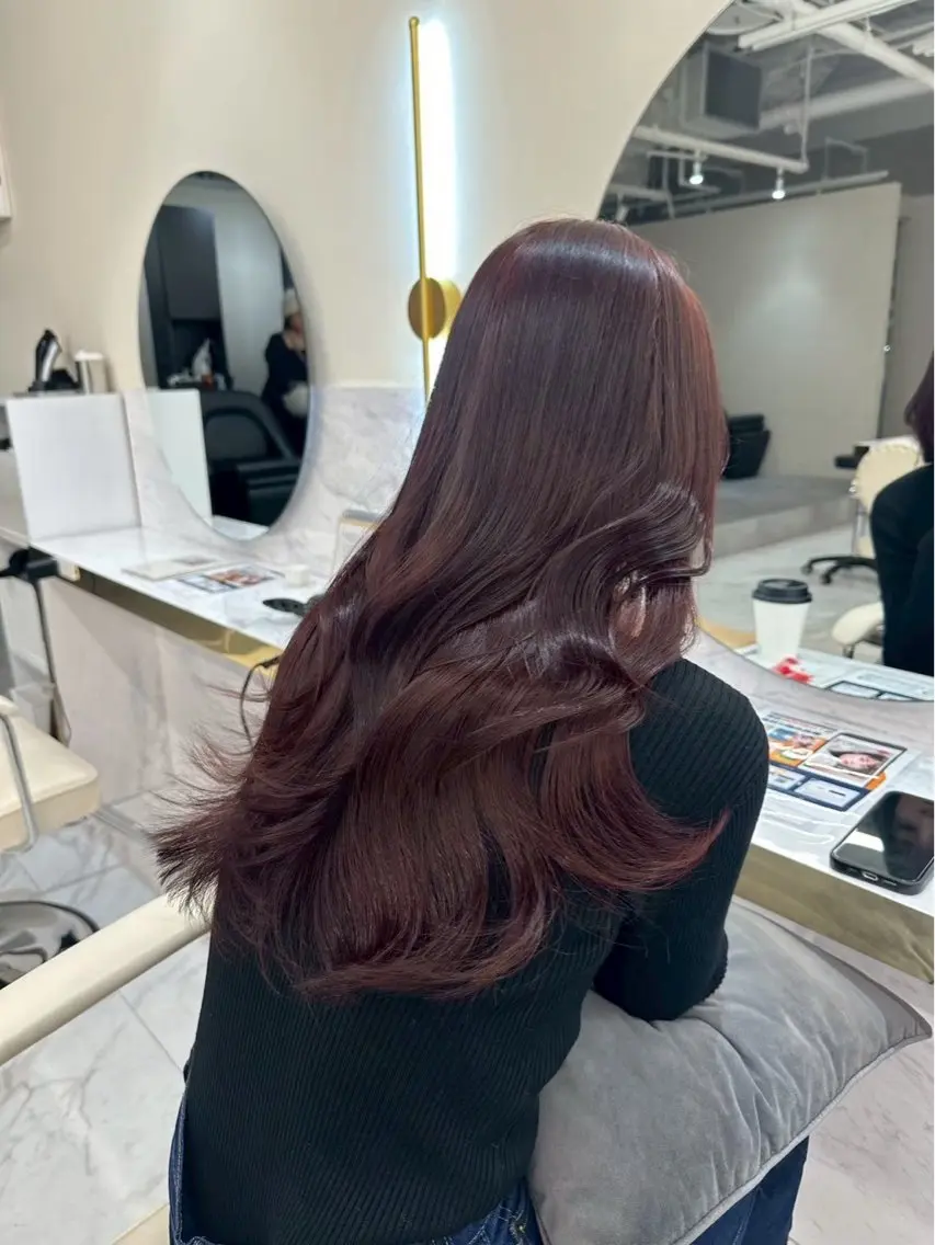 ロング カラー ボルドーカラー レッドカラー ヘアカラー トリートメント 髪質改善🫧 カラー特化/Hinaのヘアスタイル