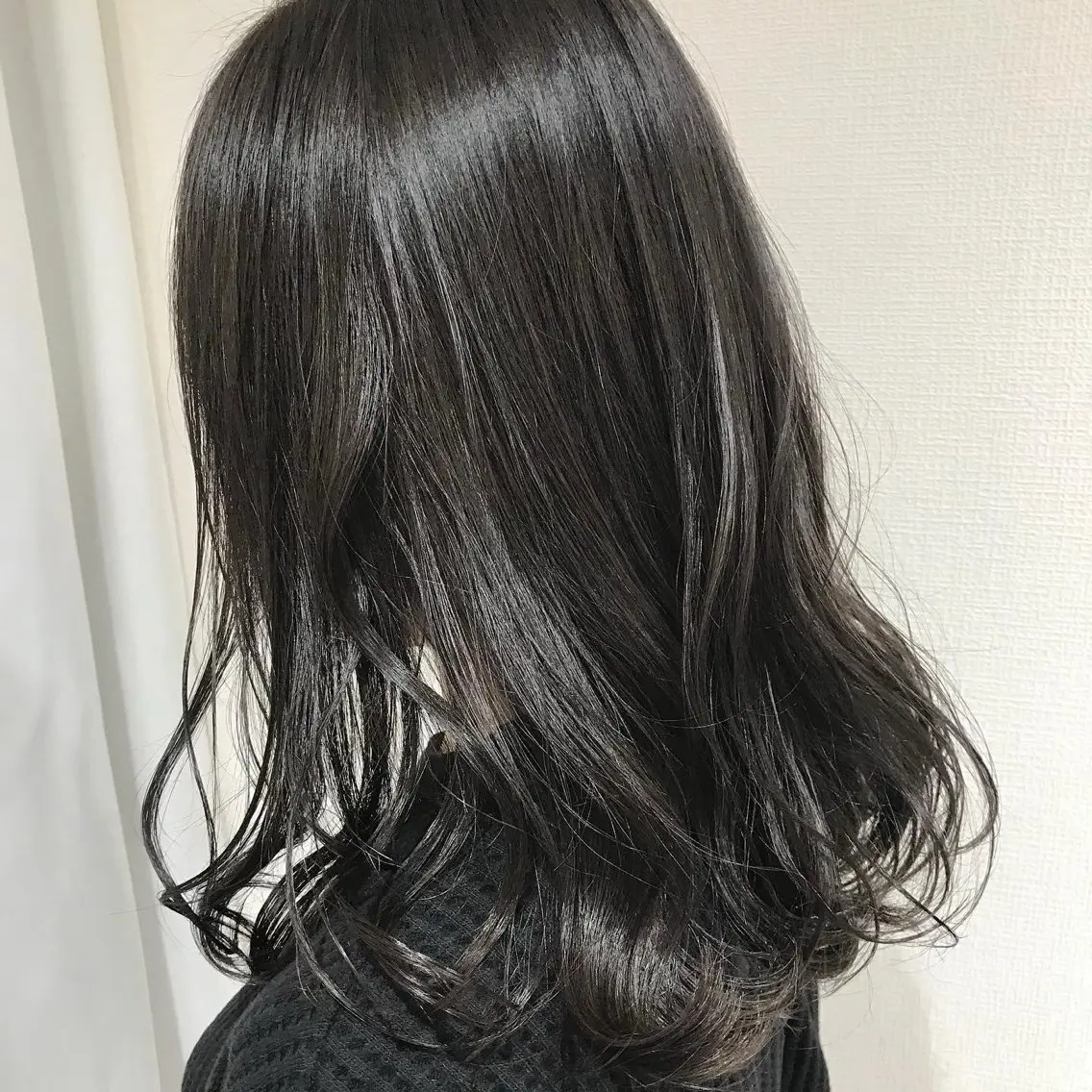 ミディアム カラー 韓国ヘア🇰🇷／ 艶カラー鈴木萌愛🩶のヘアスタイル