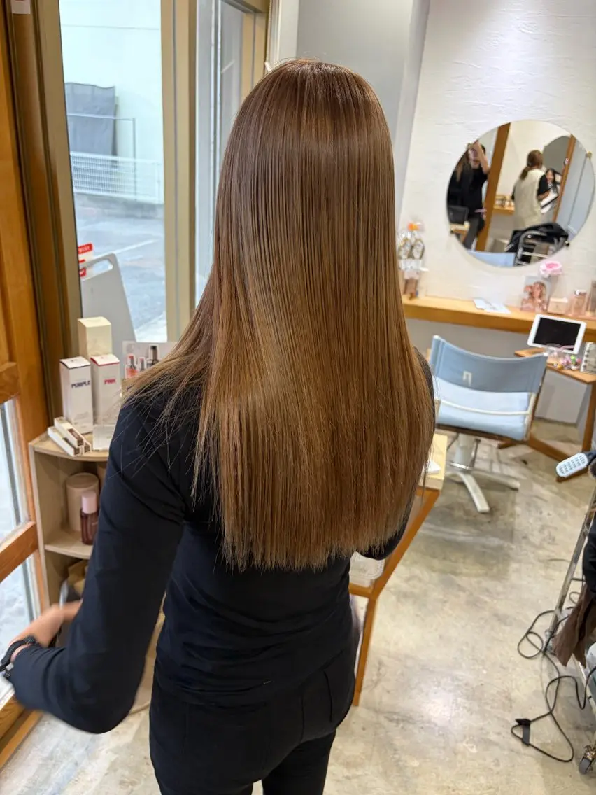 ロング ヘアカラー 高良 丹奈のヘアスタイル