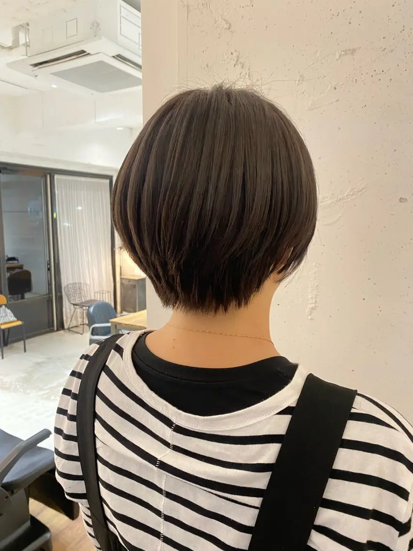 ショート カラー ショートヘア 関 桃萌果のヘアスタイル